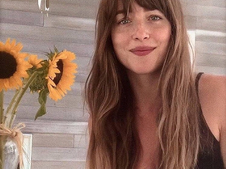 Dakota Johnson yönetmen koltuğunda - Haberler - Power FM