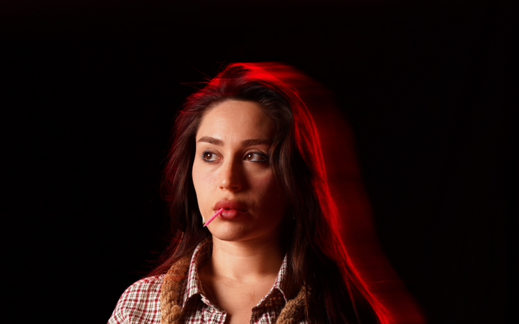 Afra'dan Yeni Şarkı \"16\" Yayında