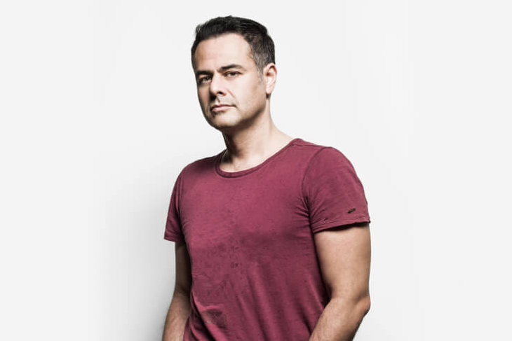 Barbaros 90'ların Sevilen Hiti \"Derbeder\" ile Dinleyicileriyle Buluştu...