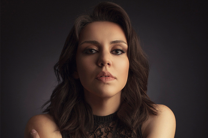 Bengisu 'Bir Dost Bulamadım' İle Geçmişe Modern Ve Dinamik Bir Selam Çakıyor!