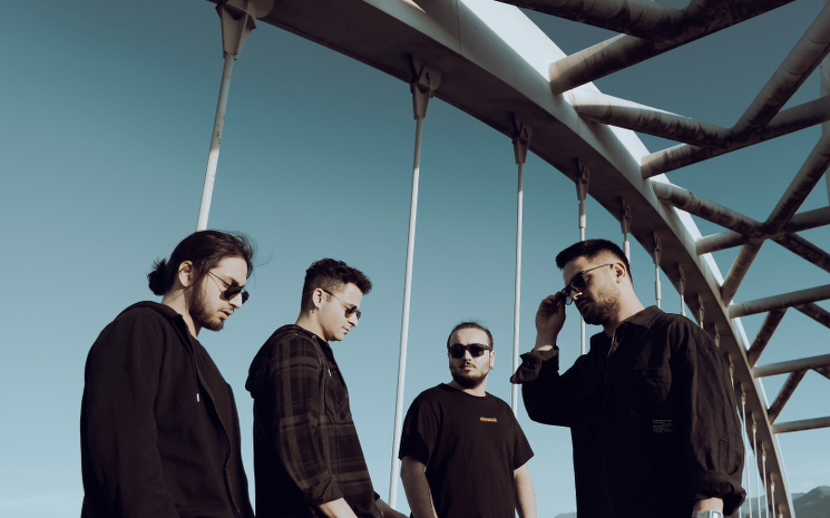 Böyleyken Böyle ilk Albümünü Yayımladı  \"Dört Buçuk\"