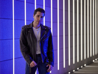 Burak Orhan'dan Yeni Tekli Kelepçe!