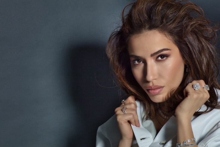 Burcu Gunes Ten Kiyasiya Muzik Haber Powerturk