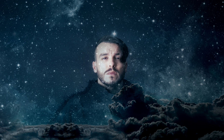 Cem Adrian, merakla beklenen \"Gökyüzümün Yıldızları\" albümünün tamamını sevenleriyle buluşturdu.