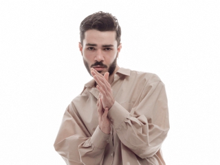 Cem Bekar 15 ayrı Sezen Aksu şarkısından oluşan \"Yolculuk\" isimli albümünü yayınladı.