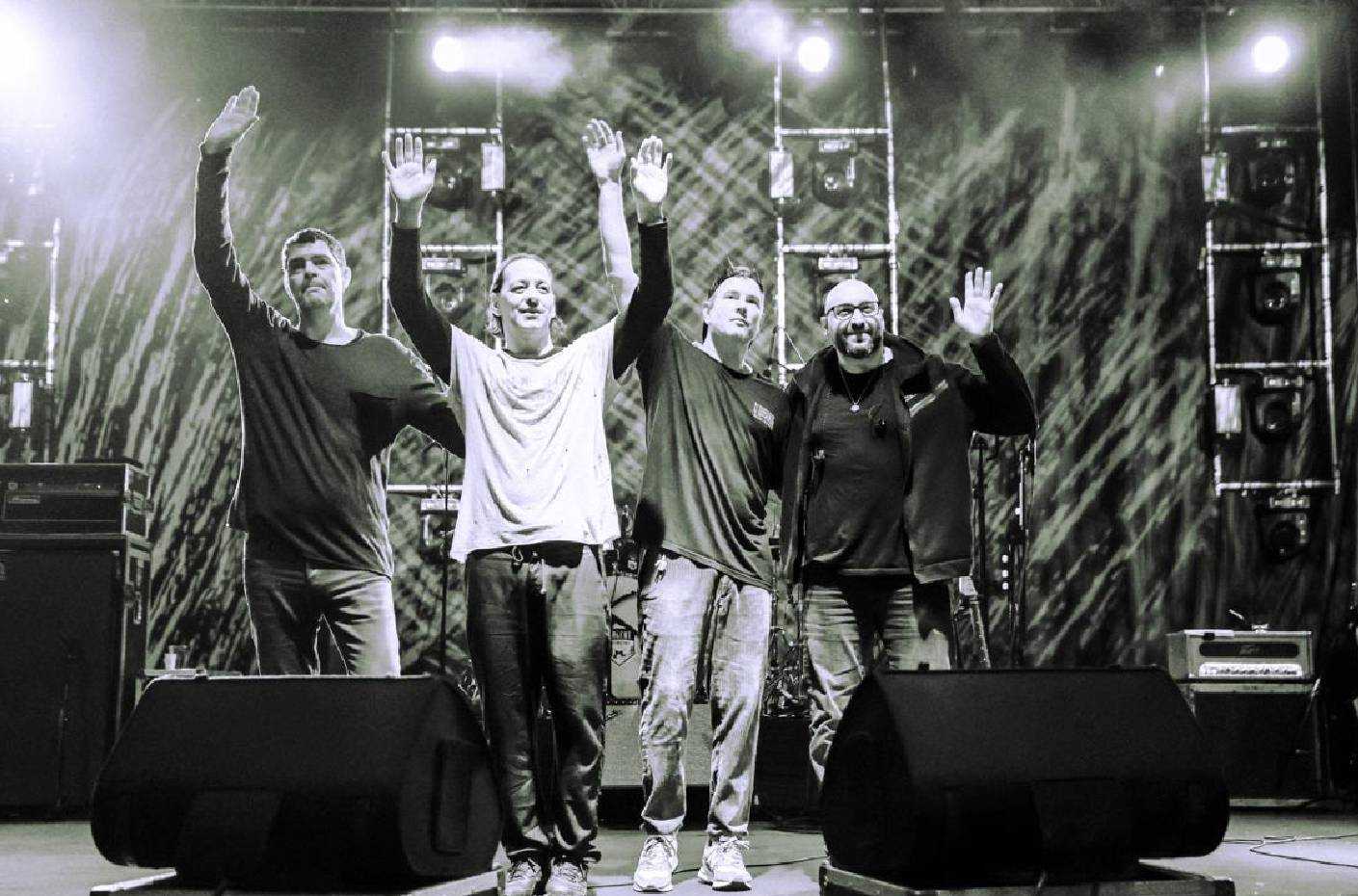 Yeni Bir 'Duman' Şarkısı Her Zaman İyi Haberdir: 'İçimde Aşk Var'