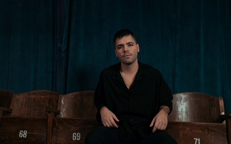 Emir Can İğrek'ten \"Gurbete Kaçacağım\"a Yeni Çağ Yorumu