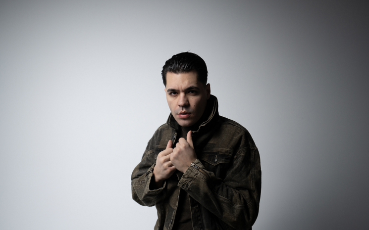 Emir Can İğrek'ten Kışta Yakan Şarkı: \"Boylu Boyunca\"