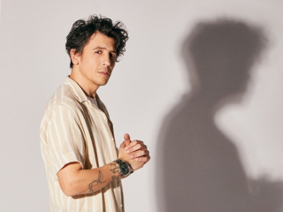 Ersay Üner Yeni Şarkısı \"Gidiyorsun\"u Dinleyicilerle Buluşturdu.