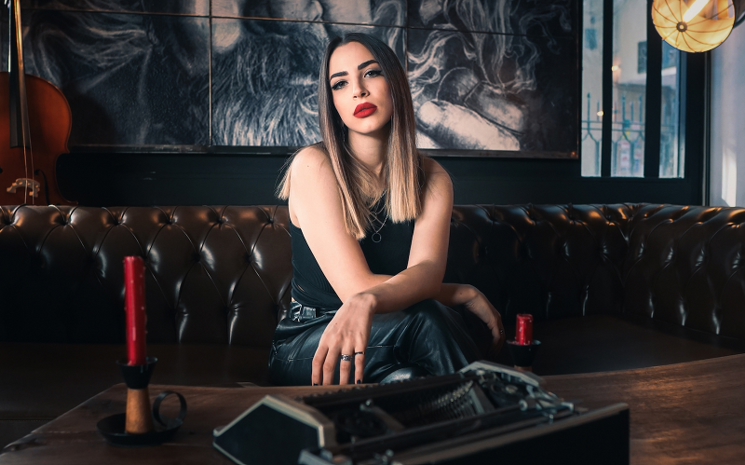 Ezgi Pekel'in yeni single çalışması \"Tuzak\" yayınlandı.