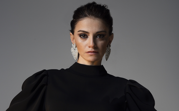 Gizem Ergüder Yeni Teklisi \"Gelsen Gelirdin\" İle Huzurlarınızda