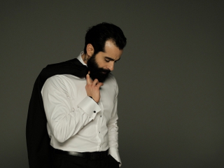 Gökhan Türkmen Sevgililer Günü İçin \"Yalnızım Ulan\" Şarkısını Kliplendirdi