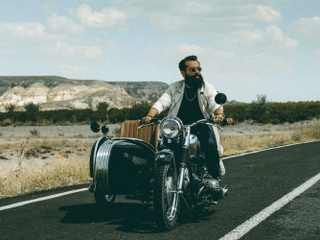 Gökhan Türkmen'den Kapadokya'da Fütüristik Klip: \"Heyecan\"