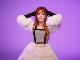 Gülden, eğlenceli ve ritmik şarkısı \"Yandan Yandan\" ı dinleyicilerle buluşturdu.