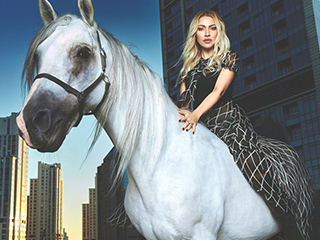 Hadise&#039;nin Merakla Beklenen Yeni Teklisi: &#039;Küçük Bir Yol&#039;
