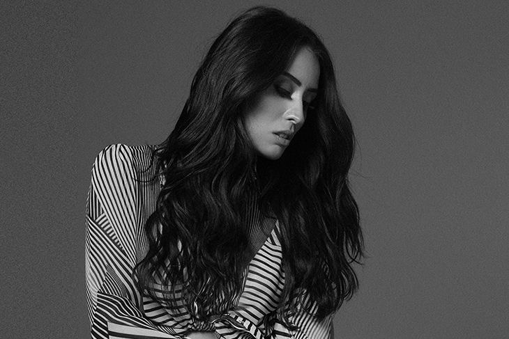 Hande Ünsal'dan Ev Yapımı 'İyi misin?'