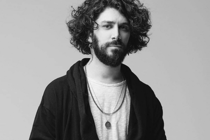 Alper Gemici \"Adi Aşk Bunun\"