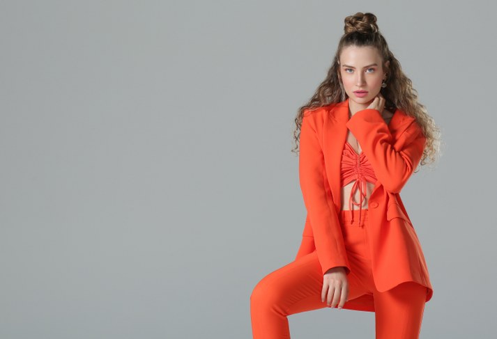 Irmak Arıcı'dan Yeni Single Çalışması \"Yallah\"