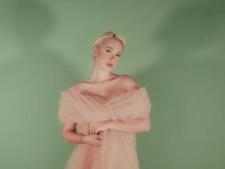 Lara Çayan Bu Sefer Çocukluğuna Sesleniyor