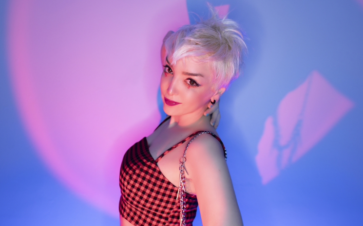 Lila&#039;dan Enerjik Ve Özgür Ruhlu Yepyeni Bir Şarkı \&quot;Aşık Olasım Var\&quot;