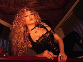 Sena Şener'in En Yeni Teklisi 'Çok Geç Kaldın'