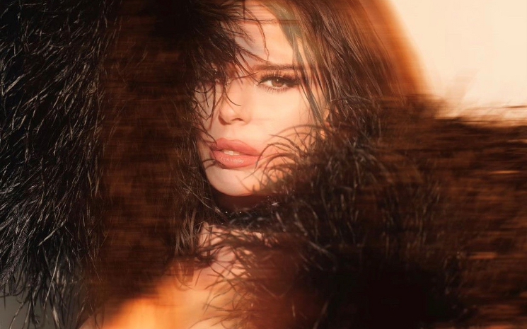 Simge'nin \"Harcandıkça\" adlı yeni şarkısı için geri sayım başladı…