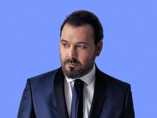 Yaşar'dan Sevenlerine Çifte Sürpriz...