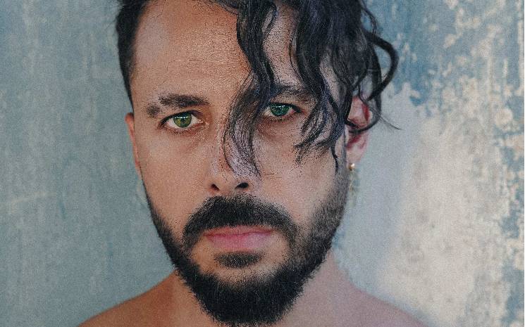 Bahadır Tatlıöz'den Yeni Albümünün Habercisi: \"Dön Bana\"