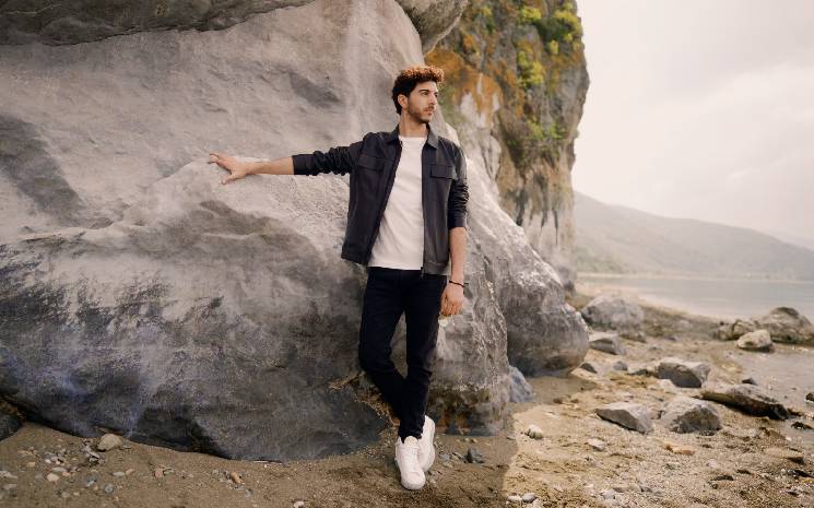 Fikri Karayel'den hayal kırıklıklarına yeni şarkı; Vuruk.