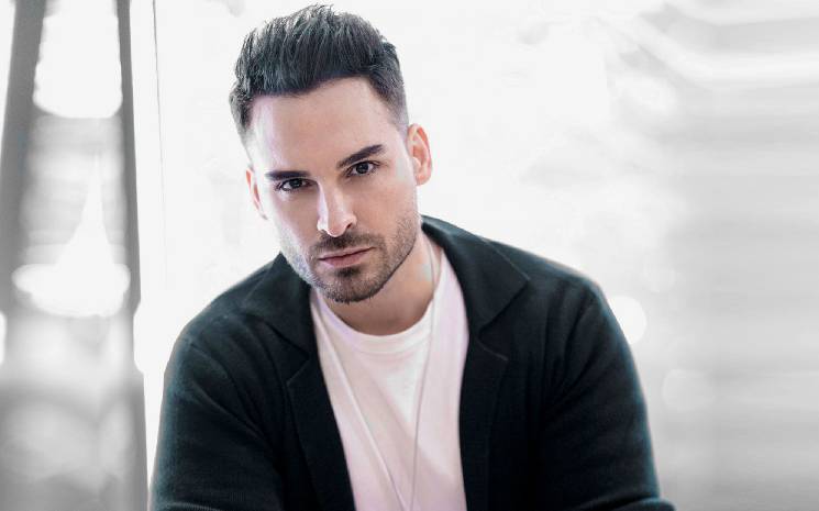 Faruk Emre - 'Giderim'in' Akustik Versiyonunu Yayınladı.