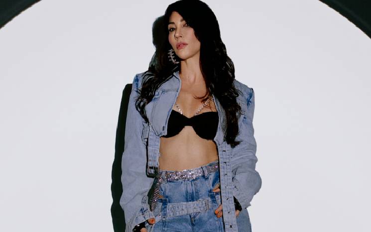 Hande Yener ''Hop Hop'' ile Geliyor.