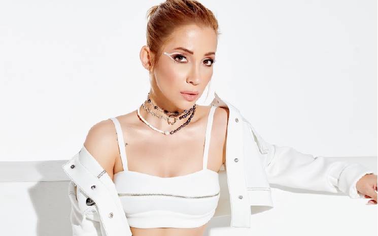 Begüm Obiz Yeni Single Çalışmasını 28 Temmuz'da Yayınlıyor.