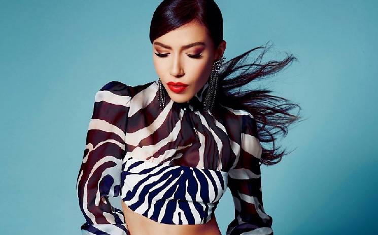 Burcu Güneş Albüm Şarkılarını Kliplendirmeye Devam Ediyor.