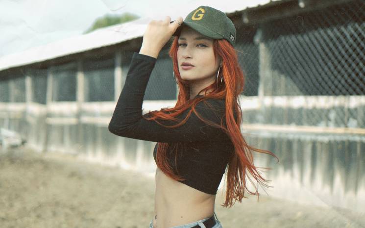 Güliz Ayla'nın Yeni Teklisi : 'Hücumdayım'