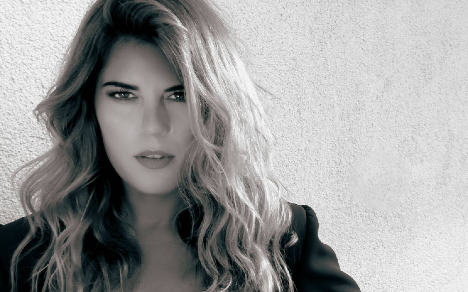 Elif Turan&#039;dan 7 yıl sonra ilk tekli &#039;İyi Değilim&#039;