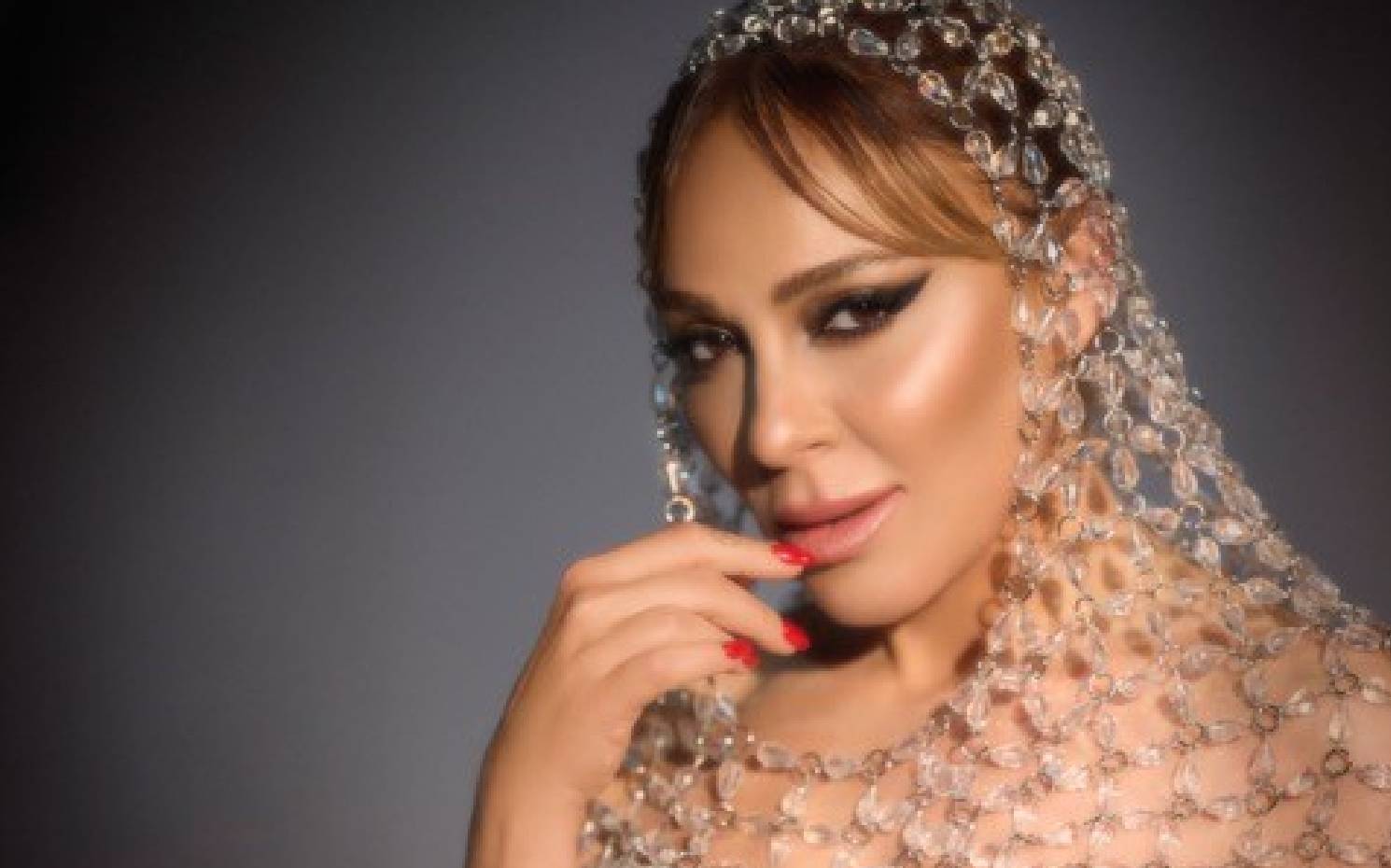 Ziynet Sali \"Daha Nasıl Sevebilirim\"