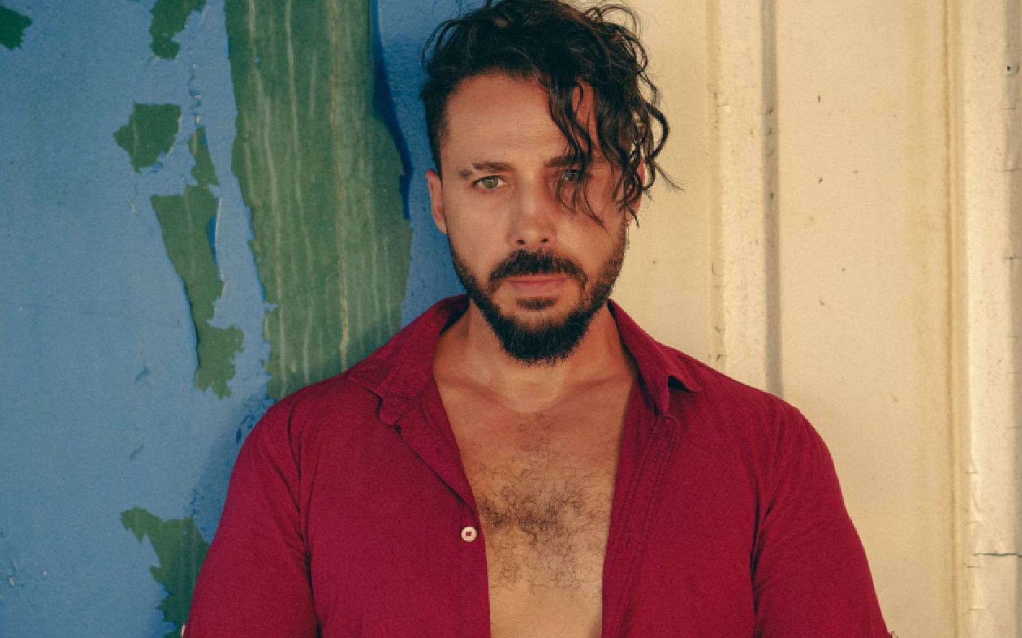 Bahadır Tatlıöz, Albümden Bir Şarkı Daha Kliplendirdi!