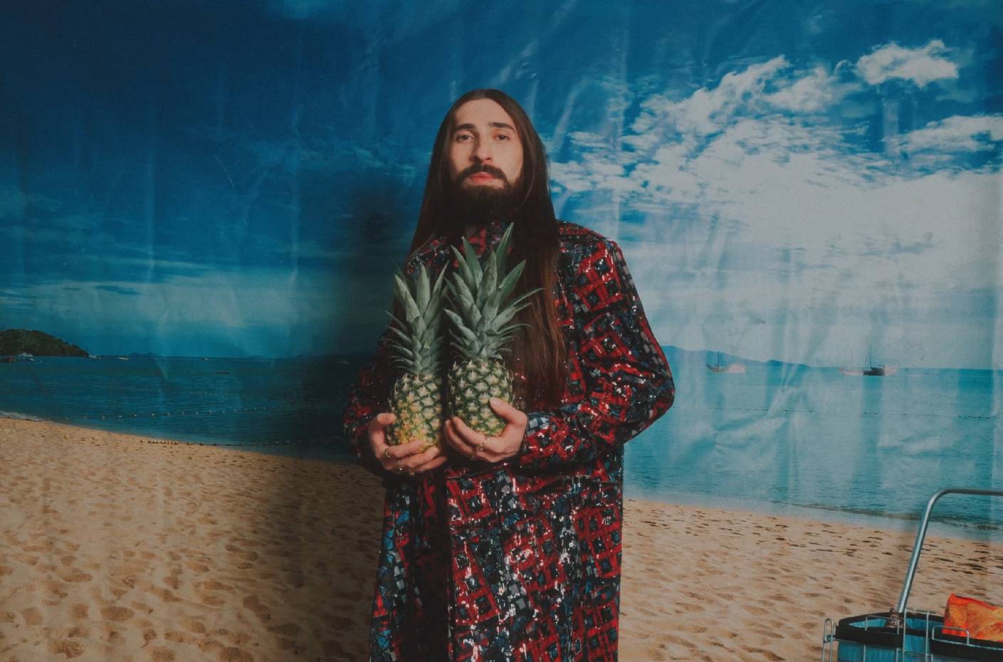 Listeleri Kasıp Kavuran Emre Fel'den Yepyeni Bir Şarkı!