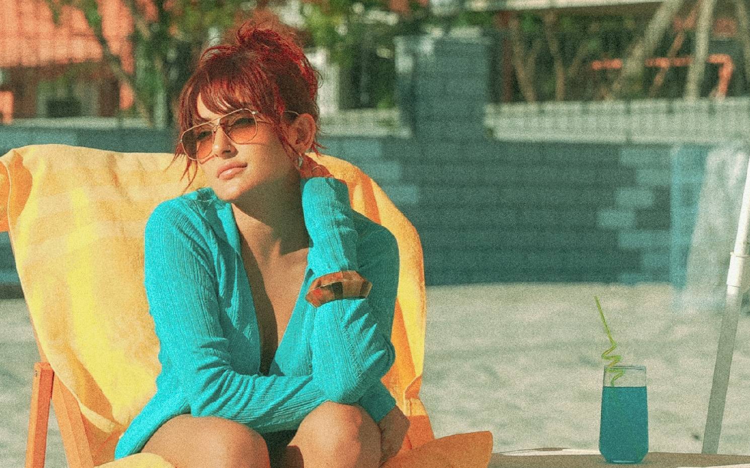 Melek Mosso'dan Yepyeni Bir Retro Tarz!