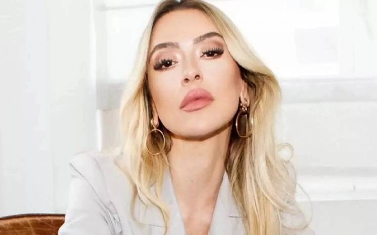 Hadise &#039;&#039;Feryat&#039;&#039; ile Sevenleriyle Buluşuyor.