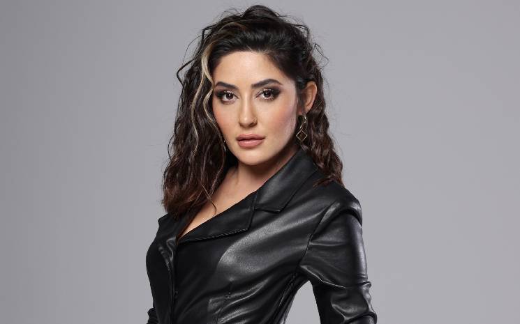 Melek Mosso'dan Bayram Sürprizi: 'İlletim'