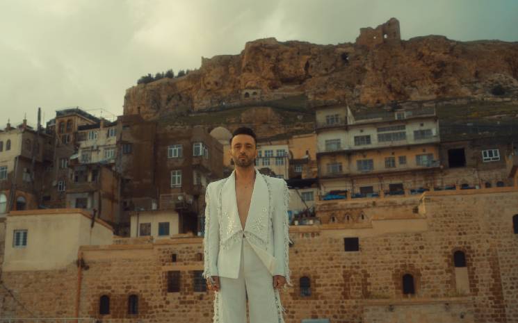 Mabel Matiz&#039;den &#039;&#039;Uçkun&#039;&#039;
