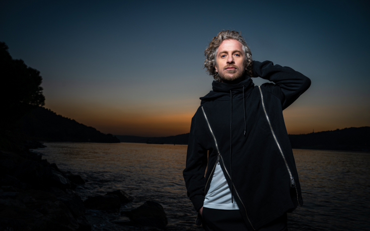 Yirmi7'den \"Gözlerin Yaman\" ile gerçek bir aşk hikâyesi