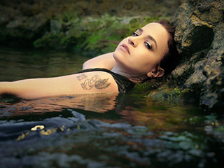 Zeynep Doruk'tan Albümün Favori Şarkısına Klip!