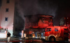 ESENYURT'TA OTO LASTİKÇİDE BAŞLAYAN VE 4 İŞ YERİ İLE BİR FABRİKAYA SIÇRAYAN YANGIN SÖNDÜRÜLDÜ