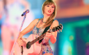 Taylor Swift 2026 Emmy ödüllerine sürpriz bir skeçle katıldı