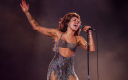 Miley, yeni albümü Bass Persuades'i yayımladı