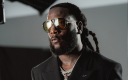 Burna Boy, Paris'teki ilk NFL maçının devre arasında sahnede