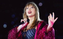Taylor Swift İngiltere'de üst üste üçüncü haftasını topluyor