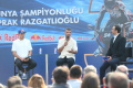 TOPRAK RAZGATLIOĞLU VE KENAN SOFUOĞLU, BASIN MENSUPLARIYLA BULUŞTU